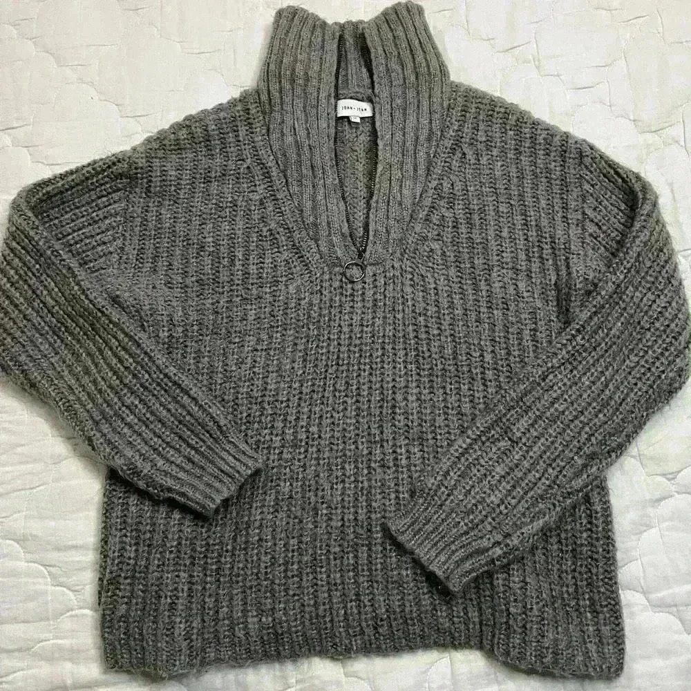 John + Jenn  Sweater grey size small - Picture 2 of 10